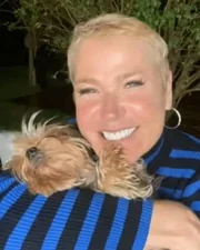 Xuxa Menghel e sua cadelinha Doralice Xuxa Menghel e sua cadelinha Doralice