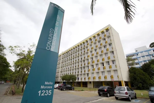 a aluna foi morar nas ruas após perder o direito à moradia estudantil no Conjunto Residencial da USP (Crusp) e à alimentação subsidiada
