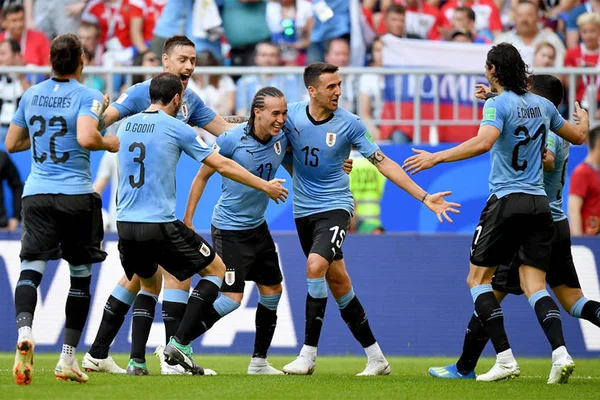 Uruguai bate Rússia por 3 x 0 e vai enfrentar Portugal nas oitavas