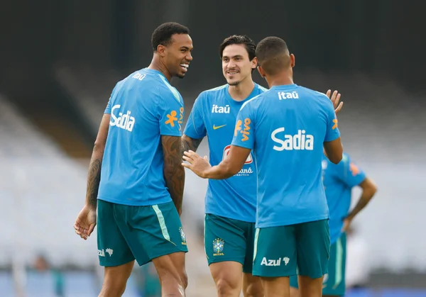 Foto colorida do treino da Seleção Brasileira - Metrópoles