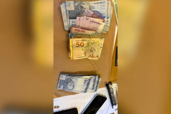 CV é alvo de operação por usar cestas básicas para lavar dinheiro do crime - destaque galeria CV é alvo de operação por usar cestas básicas para lavar dinheiro do crime - destaque galeria