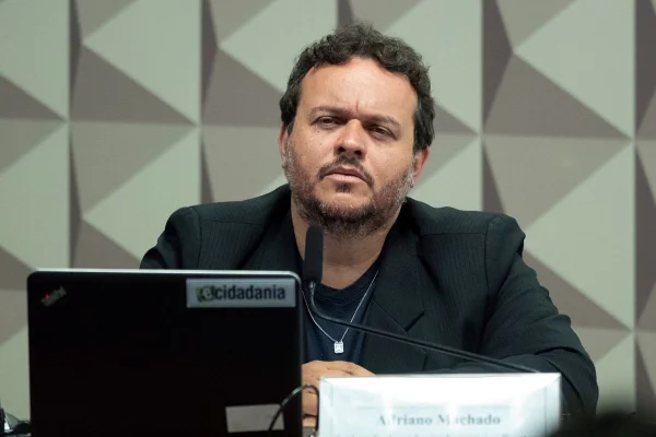Fotógrafo Adriano Machado da Reuters presta depoimento à Comissão Parlamentar Mista de Inquérito CPMI - Metrópoles