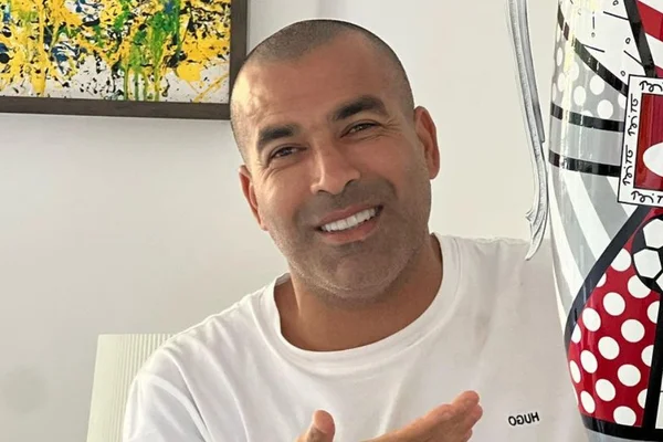 Justiça procura por ex-jogador Emerson Sheik. Saiba detalhes!