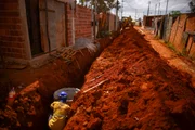 O projeto de saneamento para a comunidade da Estrutural prevê a instalação de uma rede de abastecimento de água com 27 km