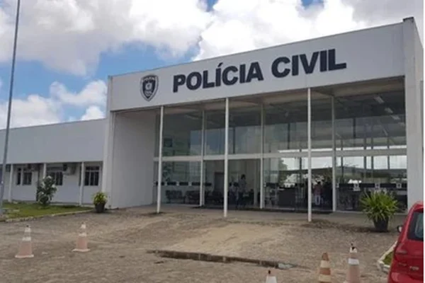 Sacerdote cadeirante tem cadeira de rodas levada durante assalto na Paraíba