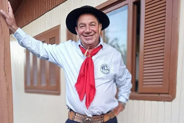 Imagem colorida mostra Evandro Bertoldi morreu durante ciclone em Muçum (RS) ao tentar salvar cachorro - Metrópoles