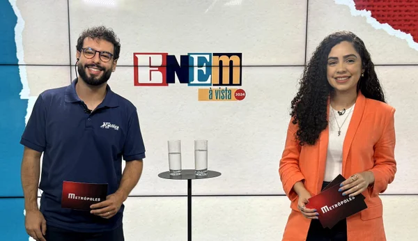 Foto colorida da gravação do videocast Enem à Vista - Metrópoles