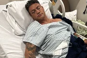 Popó é clicado no hospital
