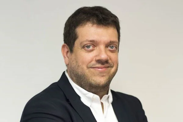 Imagem colorida mostra o rosto de Pedro Moro, que pediu demissão da CPTM para assumir cargo em concessionária - Metrópoles
