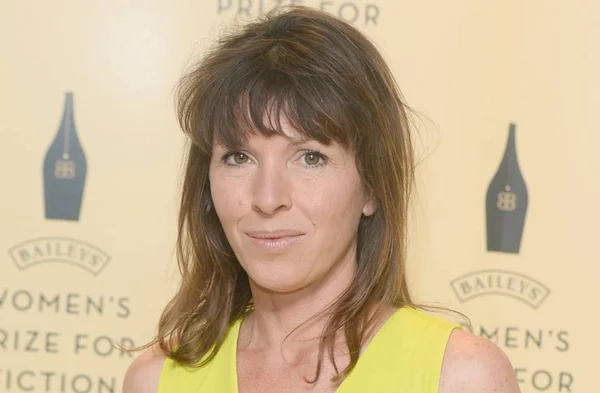 No livro Esboço, Rachel Cusk entrega o que não promete