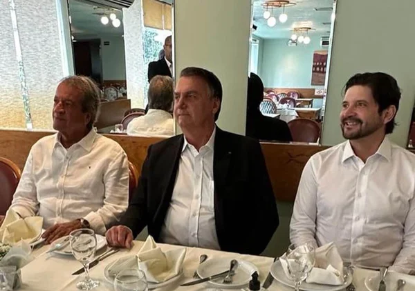 Jair Bolsonar valdemar costa neto e André do Prado em SP / Metrópoles