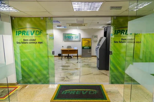GDF iniciará recadastramento de aposentados e ameaça cortar benefícios
