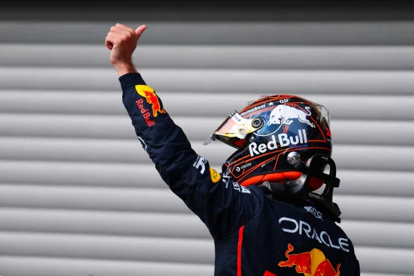 Imagem colorida de Max Verstappen - Metrópoles