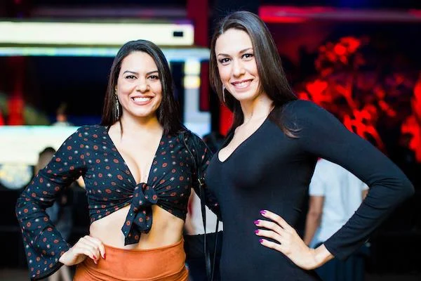 Luana e Mariana Azeredo Luana e Mariana Azeredo