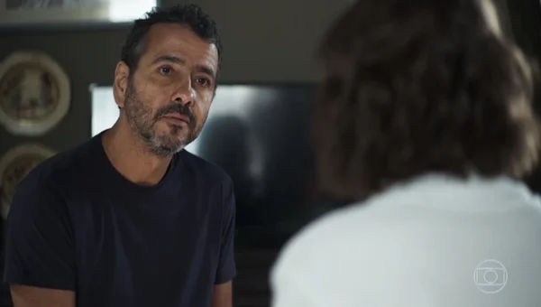 A Dona do Pedaço: Amadeu descobre a verdade sobre Josiane