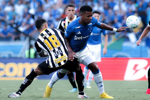 Imagem colorida da partida entre Cruzeiro x Santos
