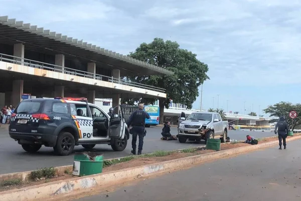Mulher furta carro de patrão e é presa pela polícia em ação no DF