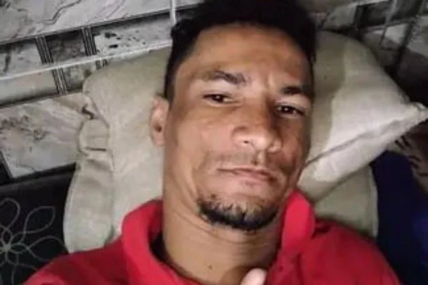 Foto colorida de suspeito de matar a companheira em um motel, na zona leste de São Paulo.