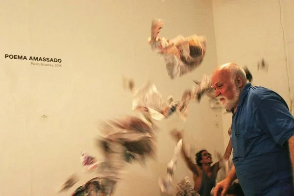 Exposição faz retrospectiva dos 50 anos da carreira de Paulo Bruscky
