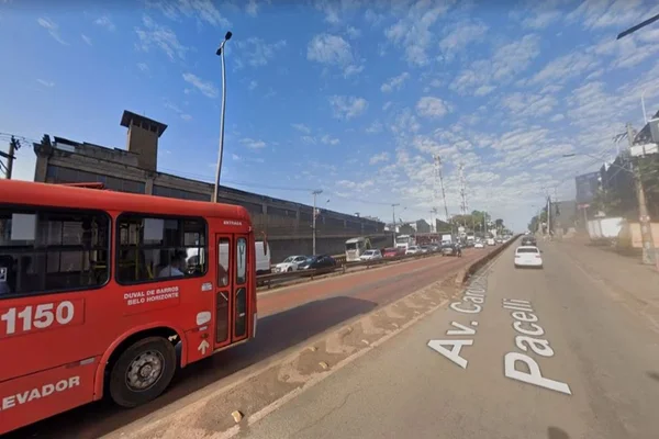 Passageira morre em acidente envolvendo moto e carro em Belo Horizonte
