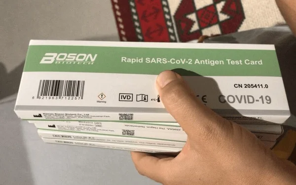 Jornalista Ida Sandes compartilha a compra de autotestes de Covid em rede social