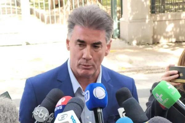 Avião da FAB deve levar corpos para velório em Cascavel, diz prefeito