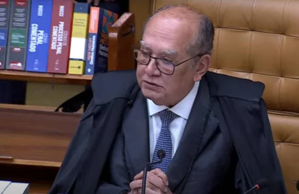 STF pede informações sobre rito de impeachment contra ministros