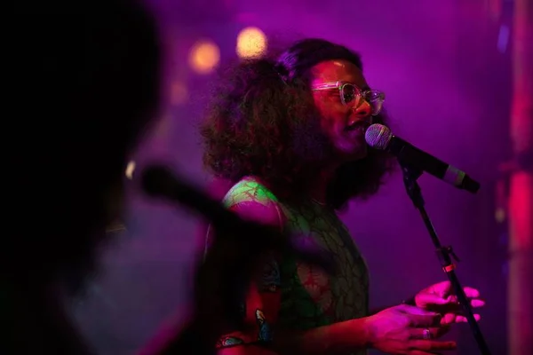 Fim de semana em SP terá Liniker, Restart e musical sobre Elis Regina