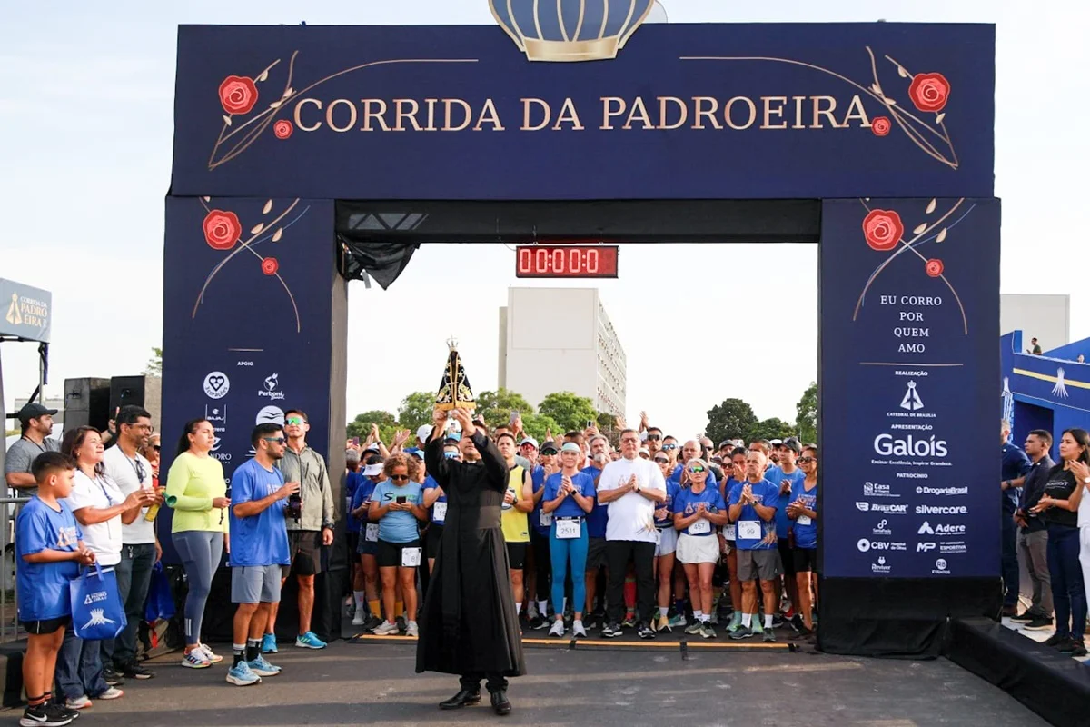 A Corrida da Padroeira na Esplanada dos Ministérios contou com a participação do arcebispo de Brasília Paulo Cezar e a governadora Celina Leão A Corrida da Padroeira na Esplanada dos Ministérios contou com a participação do arcebispo de Brasília Paulo Cezar e a governadora Celina Leão