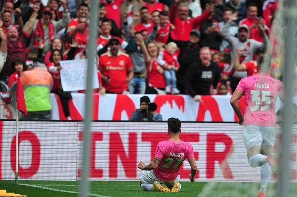 Internacional vence Goiás e retoma vice-liderança do Brasileirão