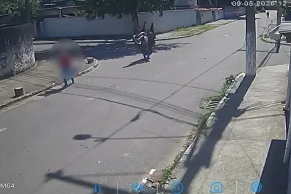 Imagem colorida, Rio: mulher de 71 anos é atropelada por homem que empinava moto - Metrópoles