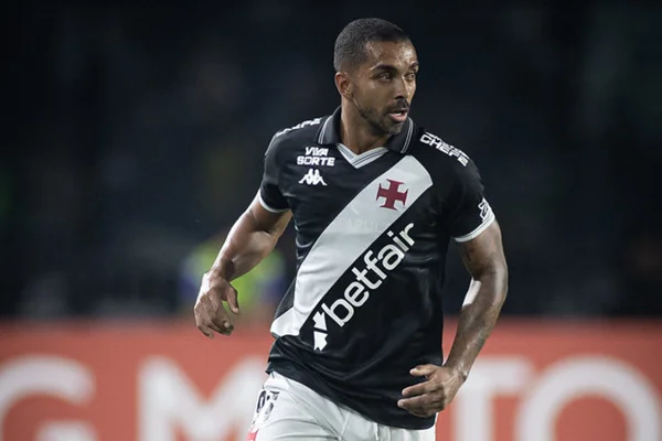 Vasco e CSA não saem do zero em jogo de ida da Copa do Brasil