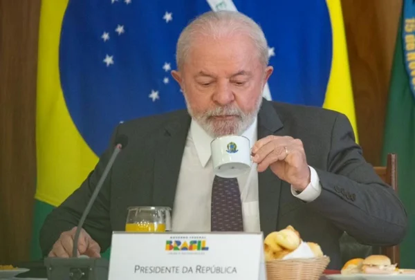 Lula café da manhã