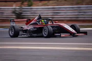 Bernardo Gentil domina e vence segunda corrida da Fórmula 4 Brasil - imagem 4 Bernardo Gentil domina e vence segunda corrida da Fórmula 4 Brasil - imagem 4