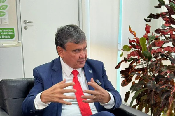 Coordenador da campanha de Lula diz que Flávio engoliu Zema e Caiado