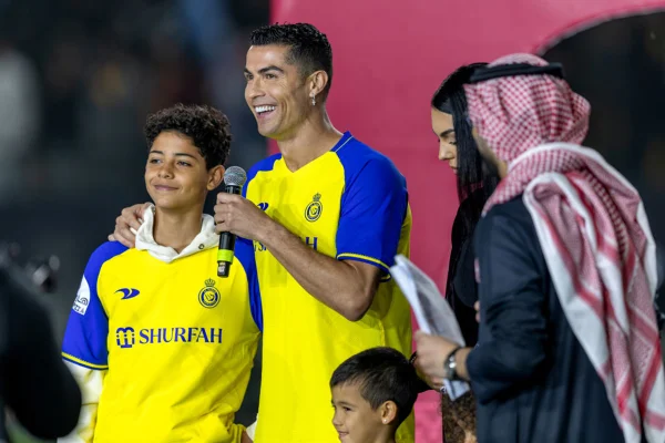 Imagem colorida de Cristiano Ronaldo - Metrópoles