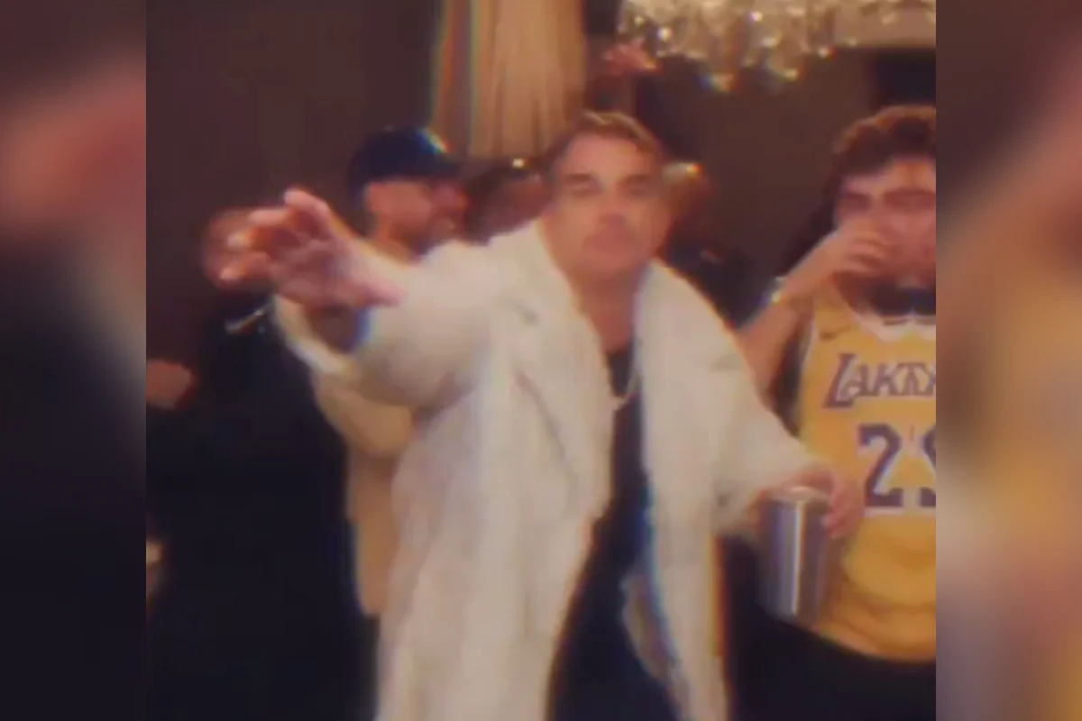 Nikolas divulga vídeo de IA com Flávio bebendo, atirando e soltando míssil - imagem 3 Nikolas divulga vídeo de IA com Flávio bebendo, atirando e soltando míssil - imagem 3