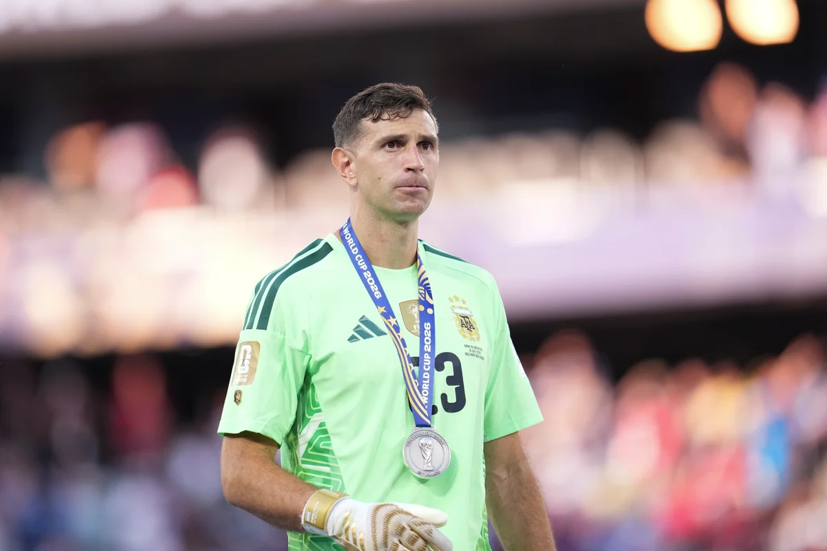 Dibu Martínez anuncia possível saída da seleção argentina