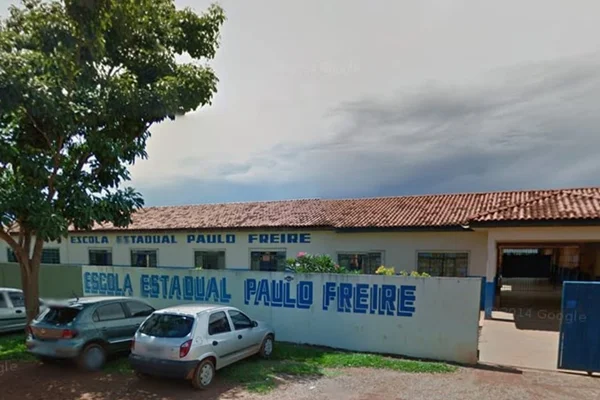 Criança de 10 anos de idade chega à escola com sintomas de embriaguez