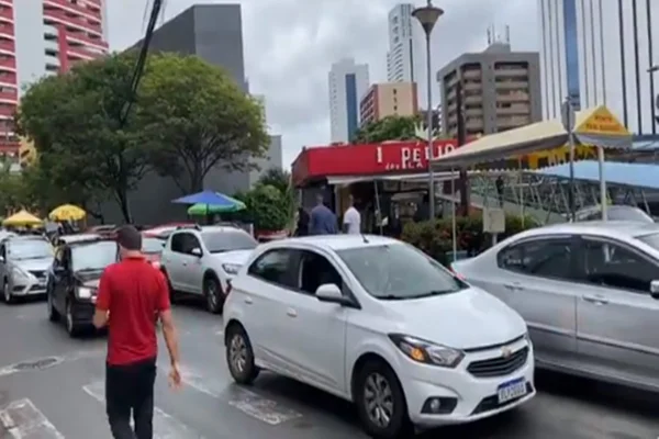 Motoristas de app protestam por vacinação da categoria em Salvador