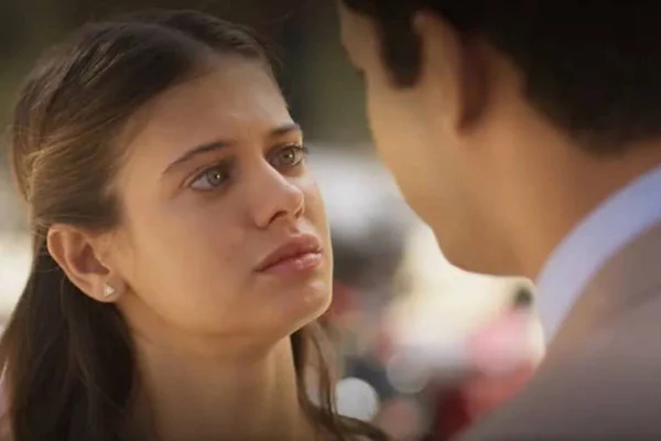 Foto colorida de Rosinha, personagem da novela Mar do Sertão - Metrópoles