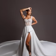 Tainá Castro compartilhou detalhes de seu vestido de noiva nas redes Tainá Castro compartilhou detalhes de seu vestido de noiva nas redes