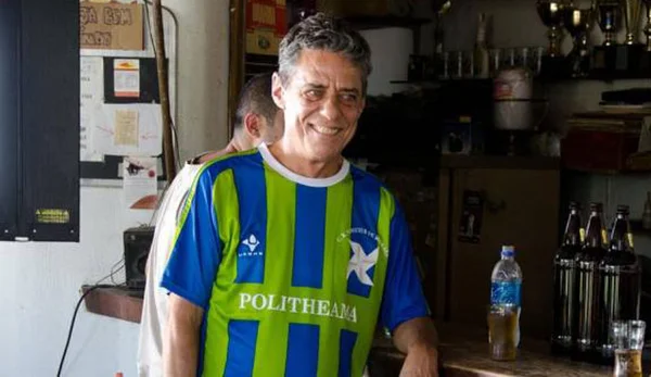 A primeira pelada pandêmica do Politheama de Chico Buarque