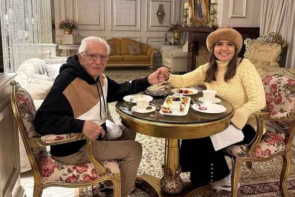 Foto colorida de Carlos Alberto de Nóbrega e Renata Domingues - Metrópoles