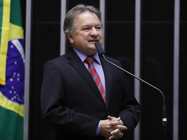 Câmara instala e elege presidente da Comissão de Finanças e Tributação