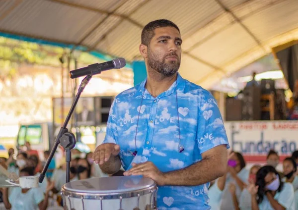 Deputado federal João Isidório em evento da igreja