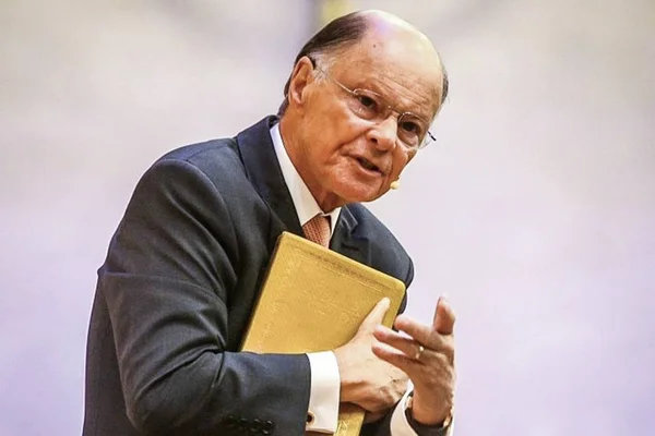 Edir Macedo diz não ter nada contra Lula, mas nega ser “vira-casaca”