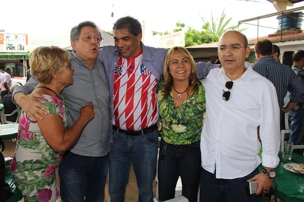 Opositores de Rollemberg se reúnem em feira do Jardim Botânico