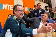 Augusto Cury e Tarcísio de Freitas na convenção do partido Avante