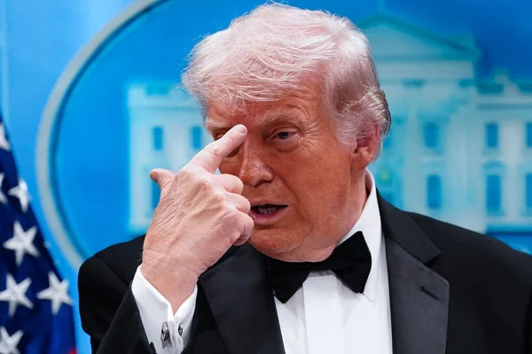 Trump divulga vídeo do momento do ataque e foto do atirador preso